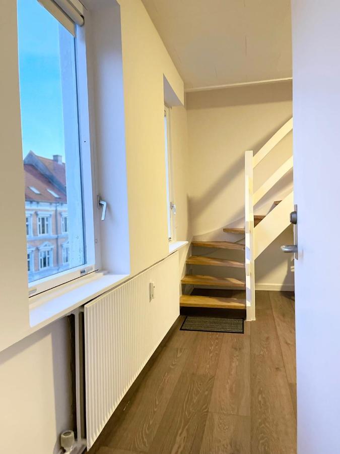 Scandinavian Apartment Hotel - Lunden 1 - Central 3 Bedroom Apartment On Two Floors Horsens Eksteriør bilde